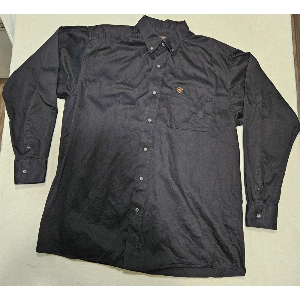 Ariat Men's Large Solid Twill Classic Fit Long Sleeve Shirt.